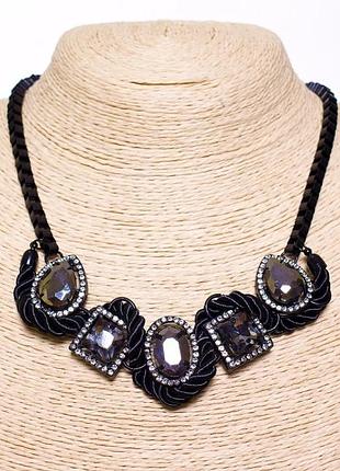 Колье с кристаллами