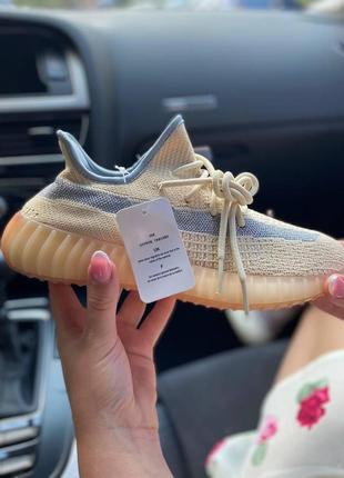 Жіночі кросівки 
adidas yeezy boost 350