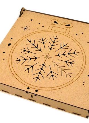Коробка з 4 осередками 21х21х3см подарункова упаковка із мдф крафтова дерев'яна коробочка для подарунка сніжинка2 фото