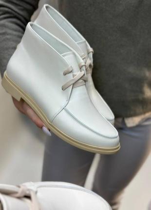Світло бежеві класичні шкіряні черевики багато кольорів