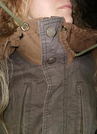 Куртка khujo коттон хлопок ветровка летняя длинная в милитари стиле с накладными карманами капюшоном8 фото