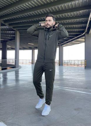 Чоловічій спортивний костюм nike