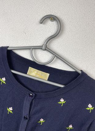 Женский винтажей кардиган кофта на пуговицах в вышитый логотип цветков7 фото