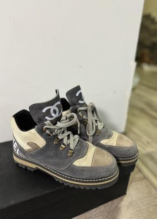 Ботинки в стилі chanel