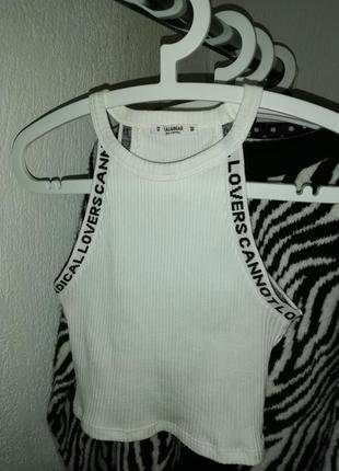 Топ crop в рубчик с надписями белый черный pull&bear