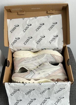 Жіночі кросівки asics gel-kayano 14 peach cream асікс персикового з кремовим кольорів8 фото