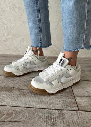 Жіночі кросівки білі nike dunk low jumbo white gum