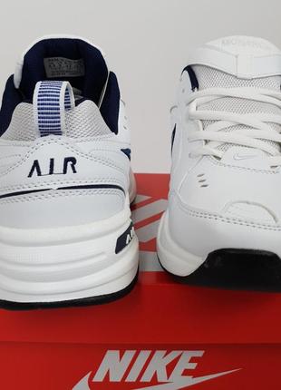 Мужские кроссовки белые с серым nike air monarch. спортивные кроссовки для бега белые найк аир монарх9 фото