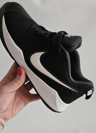 Чоловічі кросівки nike team hustle quick 2 (gs)2 фото