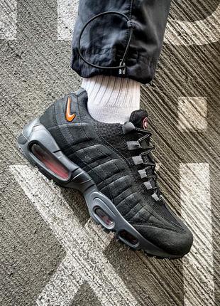 Чоловічі кросівки чорні з помаранчевим nike air max 95 "black/orange"