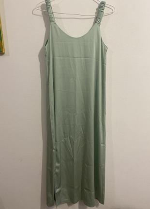 Атласне плаття з розпіркою3 фото