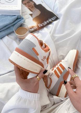 Adidas forum low orange кросівки білі оранжеві шкіряні форуми адідас на липучці8 фото