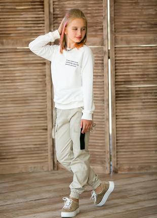 Свитшот-худи белый повседневный с текстовым принтом на девочку рост 134-176