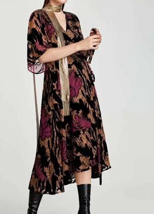 Шикарна бархатна сукня, плаття кімоно, на запах в квітковий принт zara оригінал.2 фото