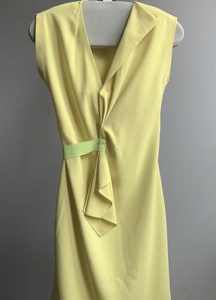 Яскраве жовт-салаиове плаття tahari