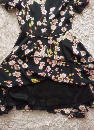Сукня у квітковий орнамент4 фото