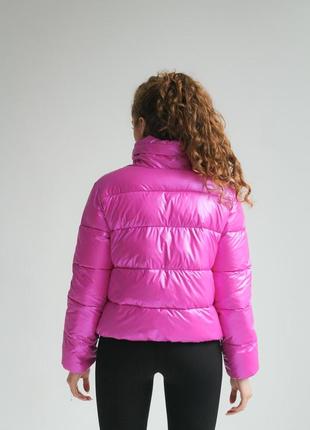 Укорочена демісезонна жіноча курточка10 фото