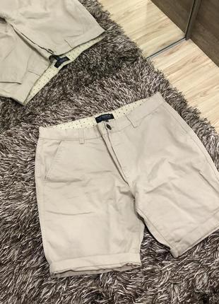 Котонові шорти essentiel