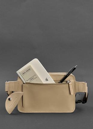 Кожаная женская поясная сумка blanknote dropbag mini светло-бежевая5 фото