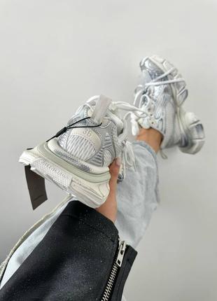 Кросівки balenciaga
3xl white silver premium8 фото