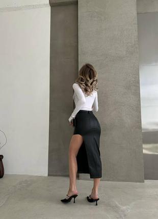 Прямая стильная черная длинная юбка меди с сексуальным разрезом кожа эко4 фото