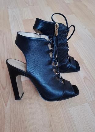 Крутые кожаные босоножки 🔥