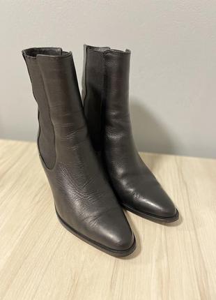 Шкіряні ботильйони zara1 фото
