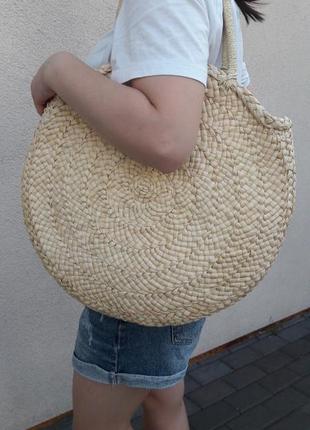 Круглая плетеная соломенная сумка3 фото