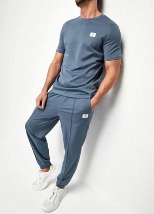 Костюм штани зі строчками і футболка чоловічий базовий спортивний комплект однотонний