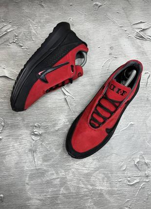 Чоловічі, нубукові, червоно-чорні, стильні та якісні кросівки nike. від 40 до 45 рр. 02-34/85 фото