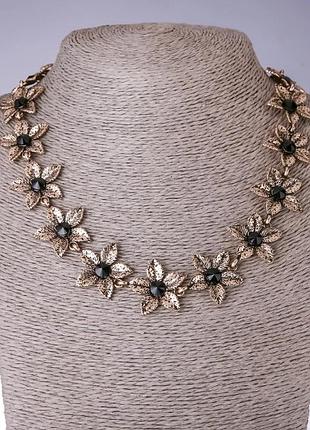 Колье с кристаллами