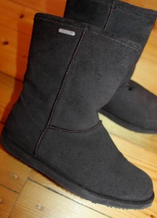 38 разм. ugg emu australia waterproof. замша и не промокают