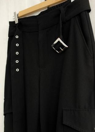 Чорні штани карго з накладними кишенями розмір s3 фото