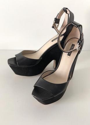 Шкіряні підбори zara/кожание босоножки zara