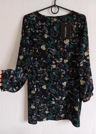 Ніжна квіткова сукня прямого крою