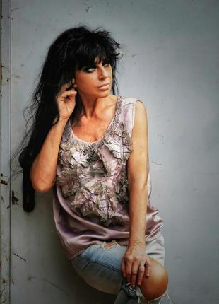 Блуза топ з мереживом рюшами бахромою атласна аплікація квіти з віскози