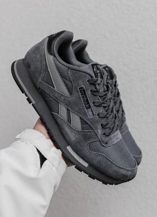 Демисезонные серые кроссовки reebok classic демісезонні сірі кросівки reebok classic4 фото