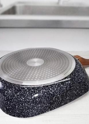 Большая глубокая сковорода с крышкой 28х5.6см edenberg eb-3345 сковорода с гранитным антипригарным покрытием8 фото