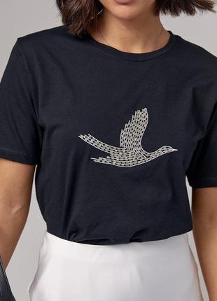 Жіноча футболка з птахом із бісеру3 фото