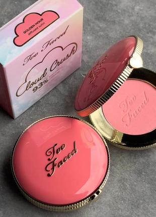 Рум'яна  too faced cloud crush blush, відтінок golden hour