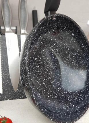 Сковорода wok з гранітним антипригарним покриттям 3.0л 26см edenberg eb-4129 сковорода вок з індукційним дном5 фото