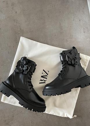 Дитячі чобітки zara