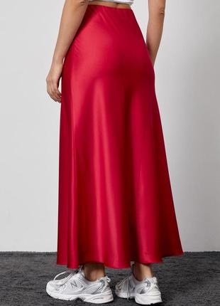 Трендовая красная шелковая длинная юбка трапеция из легкой ткани 42, 44, 46, 483 фото