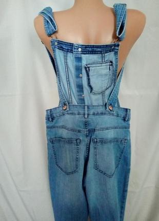 Cтильный джинсовый комбинезон, комбез, ткань немного тянется3 фото