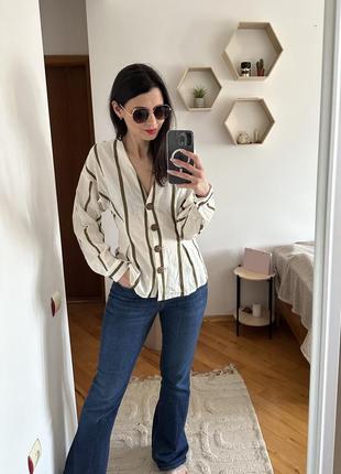 Дуже гарного фасону сорочка