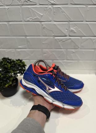 Жіночі спортивні кросівки mizuno