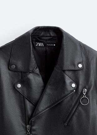 Zara шкіряна куртка оверсайз у байкерському стилі, шкірянка, косуха, кожанка9 фото