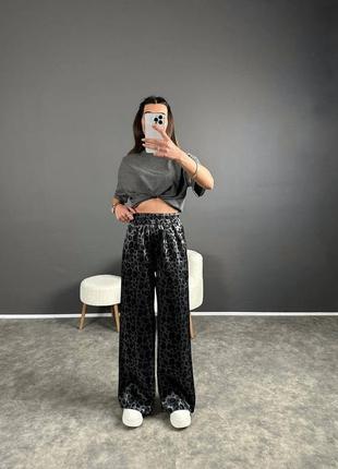 Трендові жіночі широкі штани в леопардовой принт9 фото