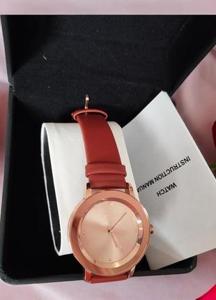 Годинники наручні жіночі золоті жіночі годинники класичні жіночі годинники зі шкіряним ремінцем зі шкіряним ремінцем3 фото