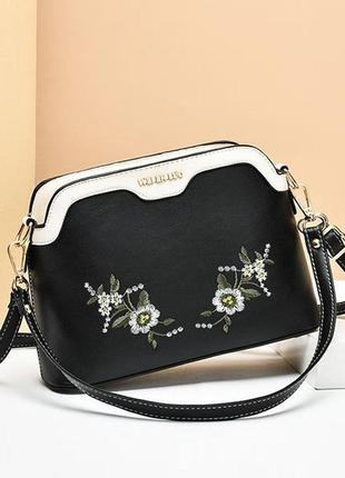 Жіноча міні сумочка клатч із вишивкою, маленька смука на плече з квіточками3 фото
